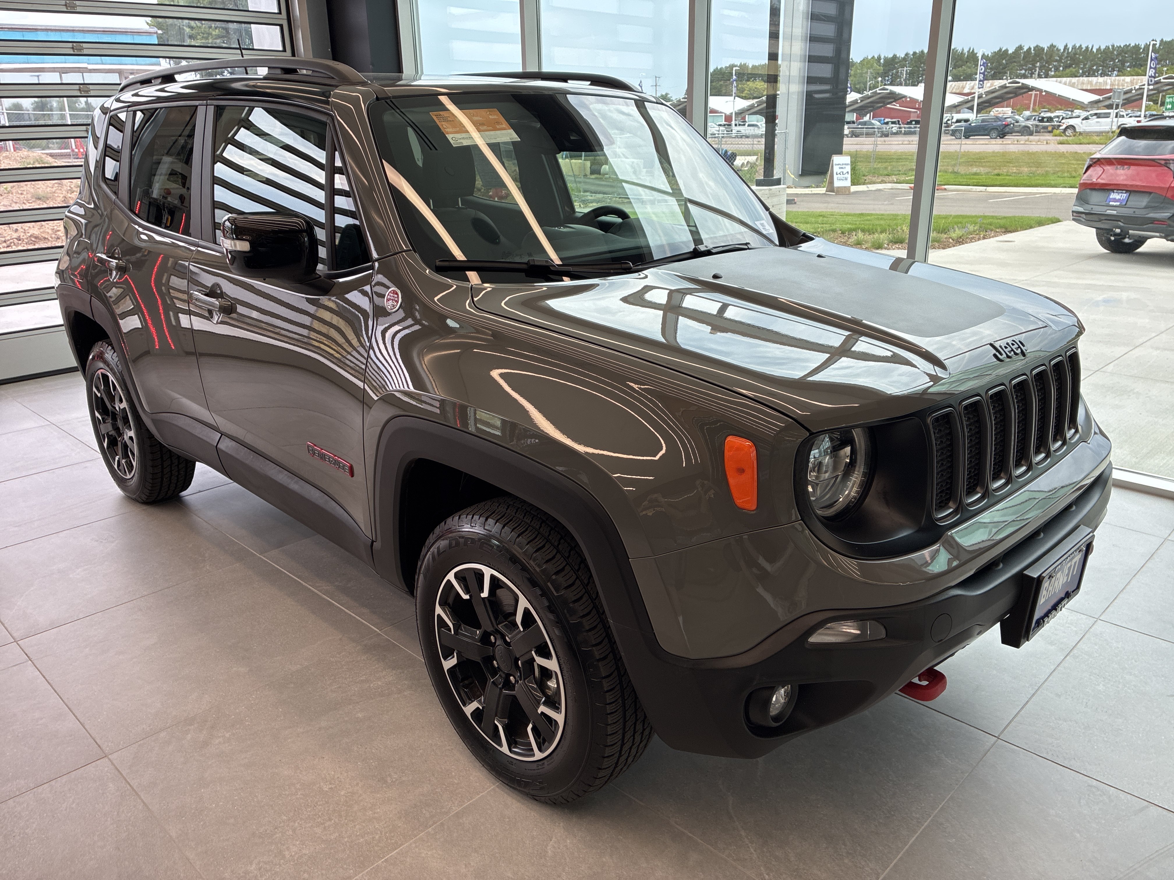 Certified 2023 Jeep Renegade Trailhawk w/ Sun/Sound Group AWD/4WD image 4