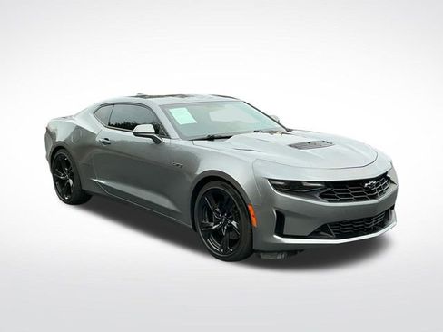 Used 2021 Chevrolet Camaro LT w/ Technology Package image 10