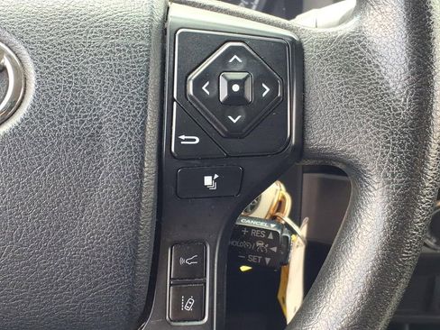 Used 2020 Toyota Tacoma SR AWD/4WD image 20