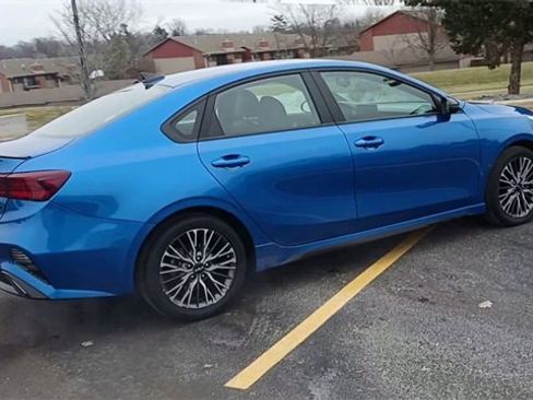 Used 2022 Kia Forte GT-Line w/ GT-Line Premium Package image 3