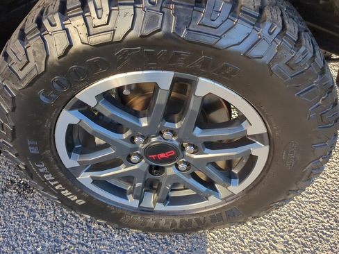 Used 2024 Toyota Tacoma TRD Sport image 18