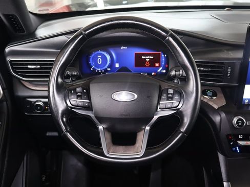 Used 2020 Ford Explorer Platinum w/ Premium Technology Package AWD/4WD image 20