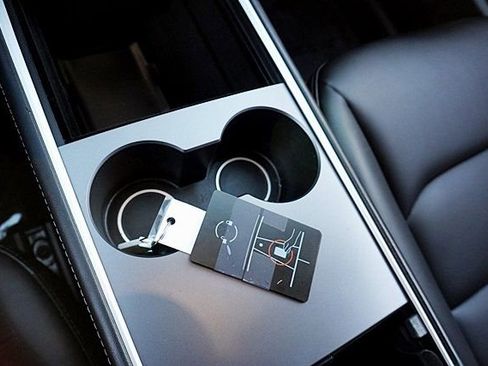 Used 2023 Tesla Model Y Long Range image 37