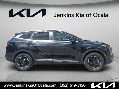 Used 2026 Kia Sportage EX AWD/4WD image 2