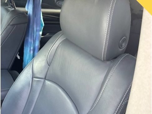 Used 2020 Buick Enclave Essence w/ Sound and Sites Package FWD image 16