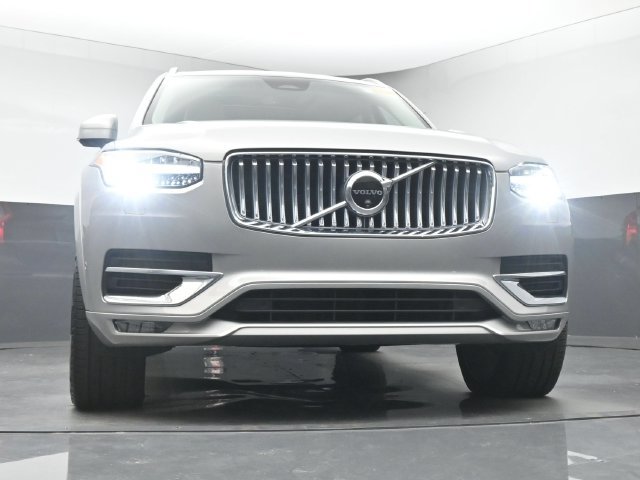 Used 2024 Volvo XC90 B6 Plus w/ Protection Package Premier AWD/4WD image 11