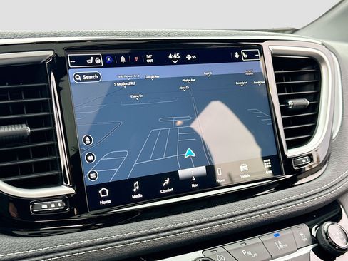 New 2026 Chrysler Pacifica Limited image 11