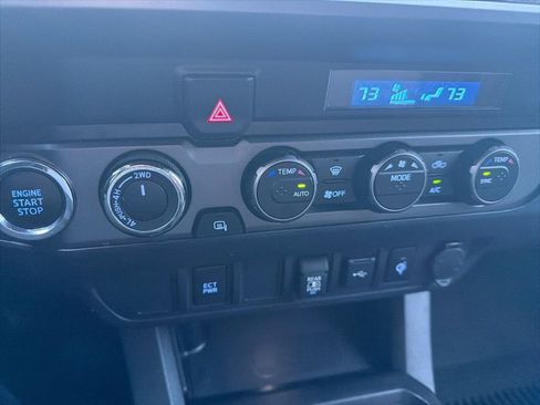 Used 2021 Toyota Tacoma TRD Off-Road image 23