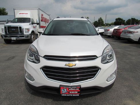 Used 2017 Chevrolet Equinox LT AWD/4WD image 9