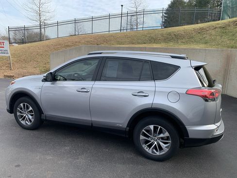 Used 2017 Toyota RAV4 XLE image 3