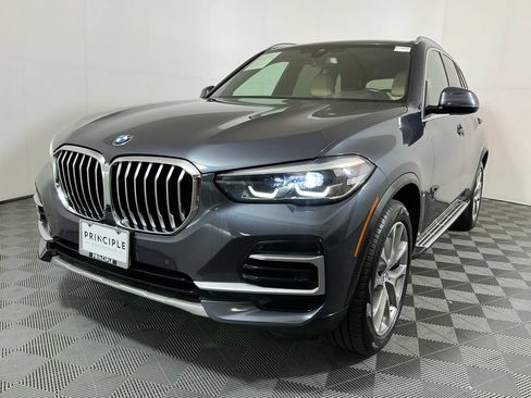 Used 2022 BMW X5 sDrive40i w/ Premium Package RWD image 2