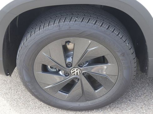 New 2025 Volkswagen Taos S image 9