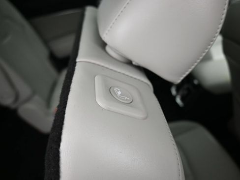 Used 2025 Kia Sorento SX AWD/4WD image 52