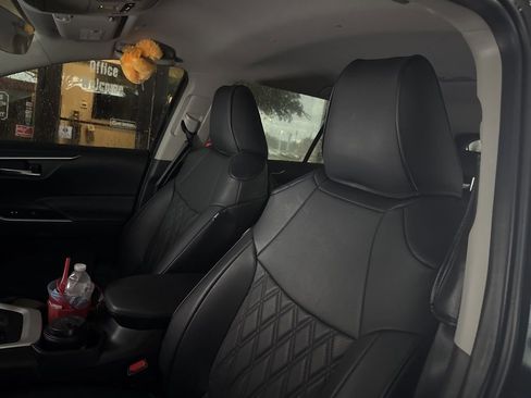 Used 2025 Toyota RAV4 XLE FWD image 5