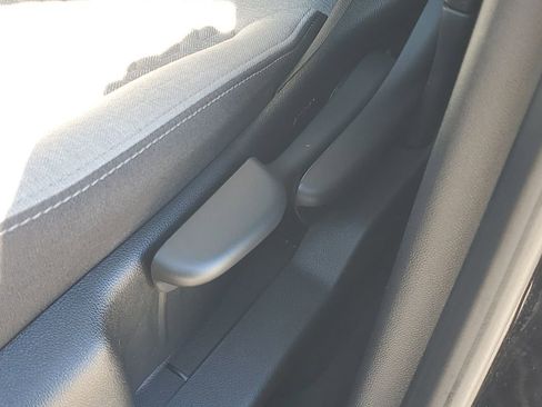 Used 2023 Chevrolet Equinox LS image 19