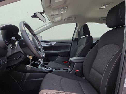 Used 2024 Kia Forte LXS w/ LXS Technology Package FWD image 14