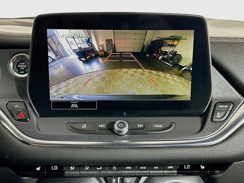Used 2025 Chevrolet Blazer LT FWD image 15