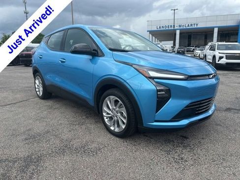 New 2027 Chevrolet Bolt LT FWD image 1