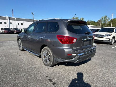 Used 2018 Nissan Pathfinder SL AWD/4WD image 3
