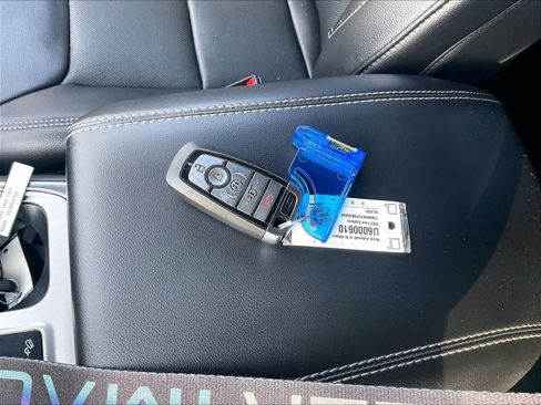 Used 2023 Ford Explorer Limited image 30