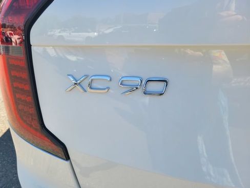 Used 2026 Volvo XC90 B6 Ultra w/ Protection Package AWD/4WD image 7