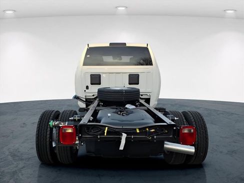 New 2026 RAM 4500 Tradesman w/ Chrome Appearance Group AWD/4WD image 8