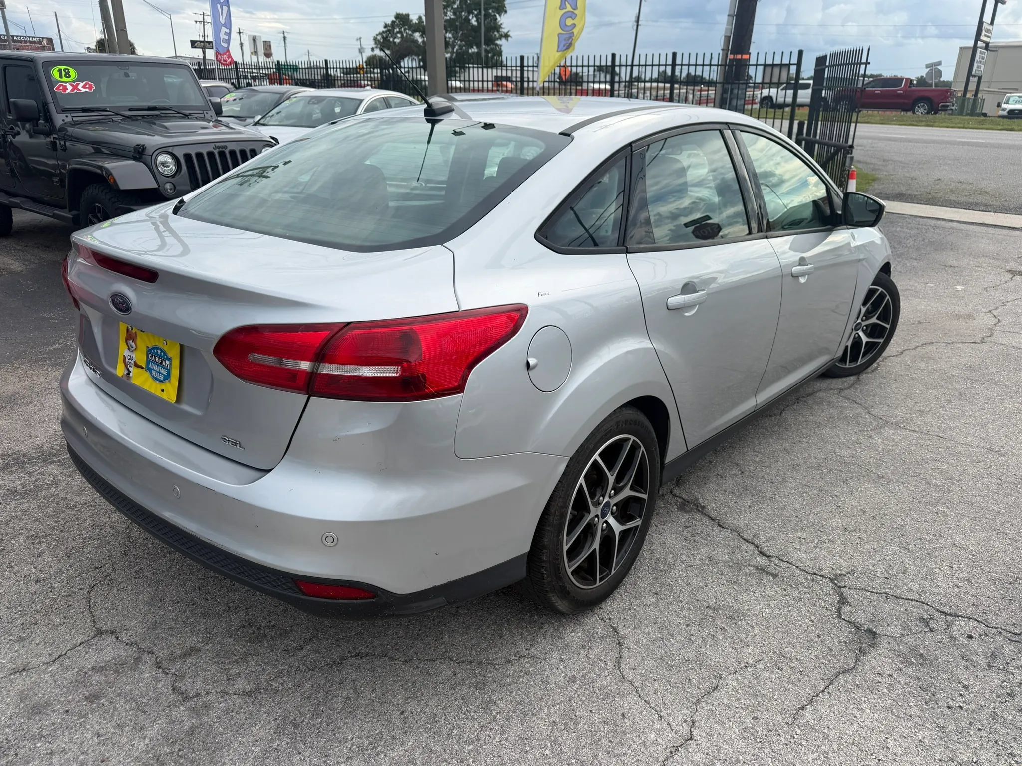 Used 2018 Ford Focus SEL FWD image 4