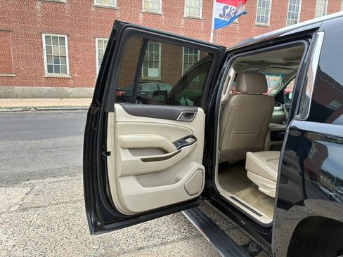 Used 2018 GMC Yukon XL Denali w/ Open Road Package AWD/4WD image 13