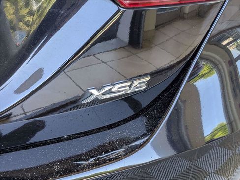 Used 2020 Toyota Camry XSE FWD image 7