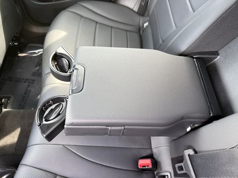 Used 2019 Mercedes-Benz GLC 300 image 17