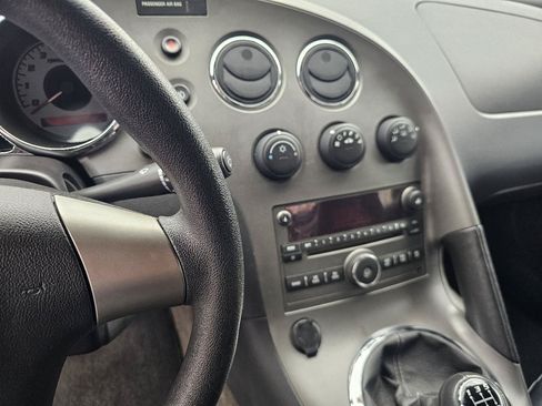 Used 2007 Pontiac Solstice Convertible w/ Preferred Package RWD image 24