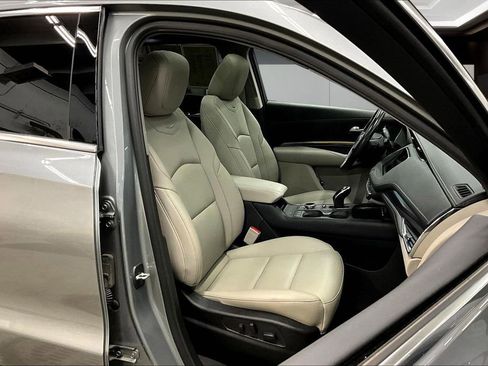 Certified 2023 Cadillac XT4 Luxury w/ Cold Weather Package image 29