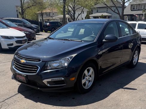 Used 2016 Chevrolet Cruze LT FWD image 2
