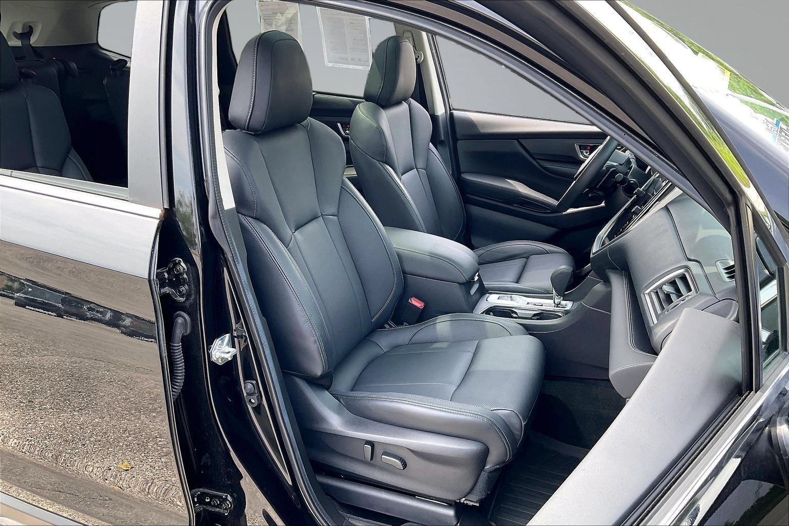 Used 2025 Subaru Ascent Limited AWD/4WD image 7