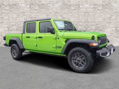 New 2025 Jeep Gladiator Sport