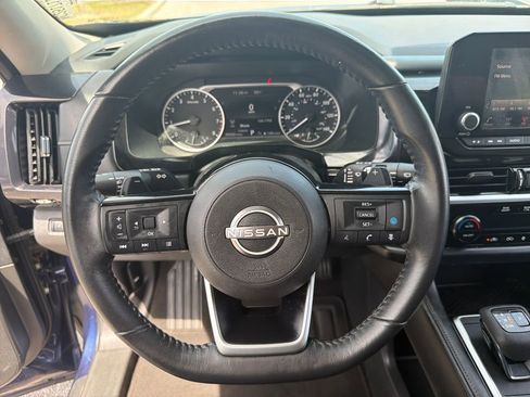 Used 2022 Nissan Pathfinder SV w/ SV Black Package FWD image 27