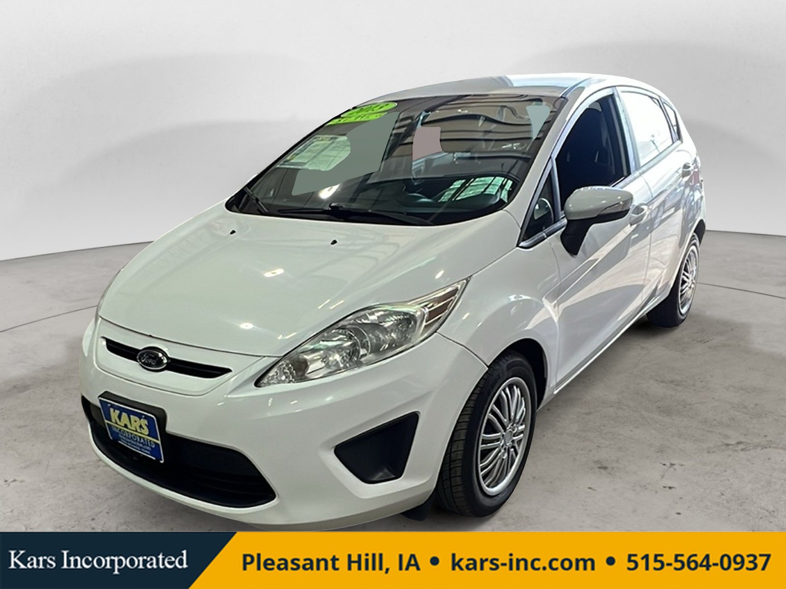 Used 2013 Ford Fiesta SE FWD image 1