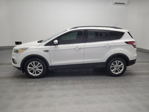 Used 2018 Ford Escape SE image 2