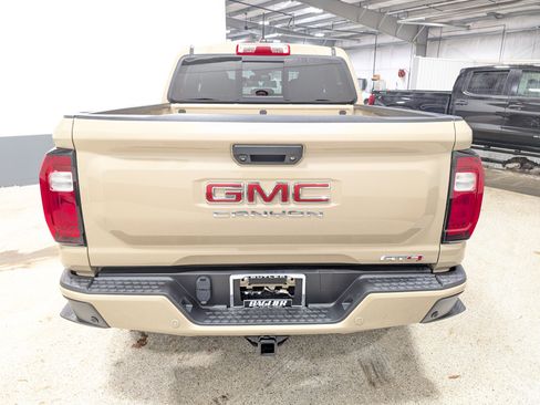 Used 2023 GMC Canyon AT4 w/ AT4 Premium Package AWD/4WD image 4