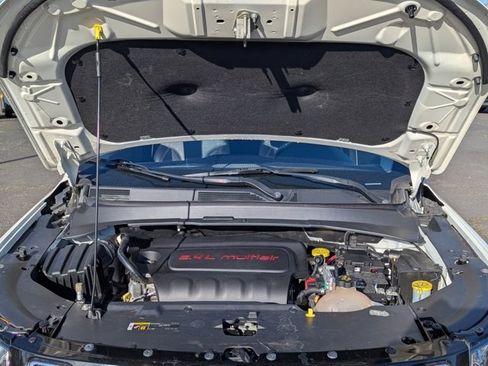 Used 2017 Jeep Compass Latitude w/ Popular Equipment Group image 40