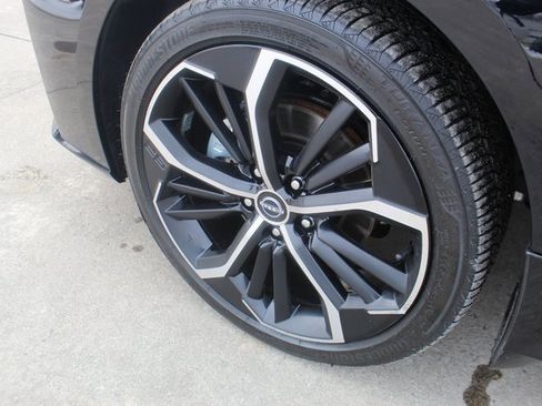 Used 2025 Nissan Altima 2.5 SR w/ SR Premium Package image 3