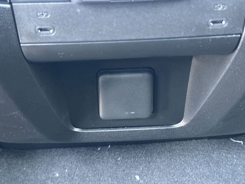 New 2025 Chevrolet Suburban Premier image 26