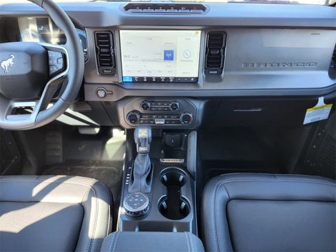 New 2025 Ford Bronco Badlands image 13