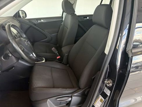 Used 2017 Volkswagen Tiguan Limited w/ Premium Package FWD image 19