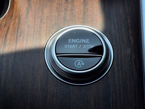 New 2025 Mercedes-Benz C 300 4MATIC Sedan image 25
