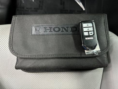 Used 2025 Honda Passport EX-L image 41