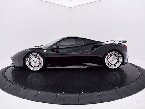 Used 2018 Ferrari 488 Spider RWD image 18
