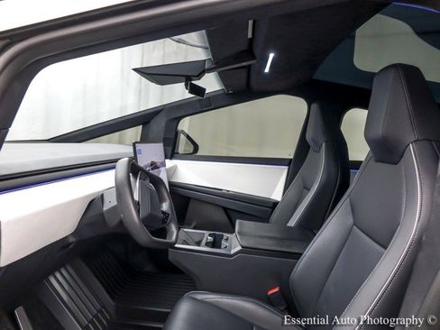 Used 2024 Tesla Cybertruck AWD Crew Cab image 12