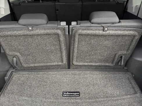 Used 2020 Volkswagen Tiguan S image 9