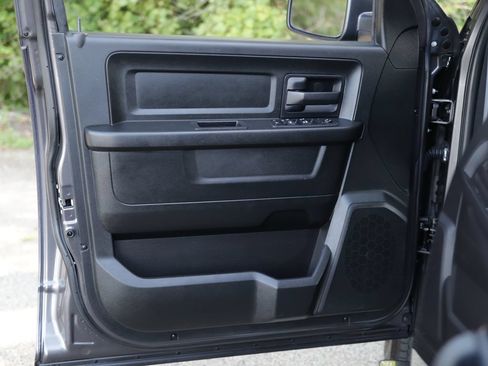 Used 2018 RAM 1500 Express AWD/4WD image 20
